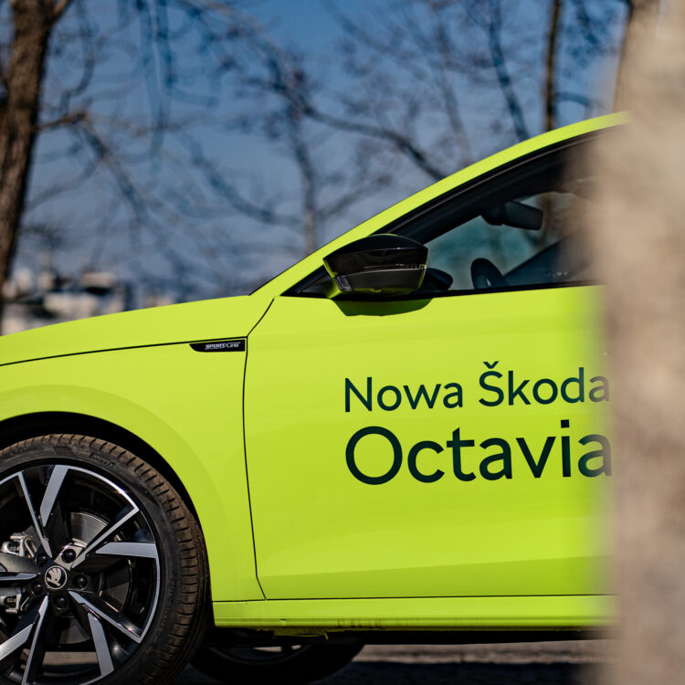 Lakier Mamba Green na Skodzie Octavia – detal designu