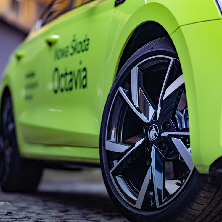 Felga Skoda Octavia Mamba – motoryzacyjna fotografia detali