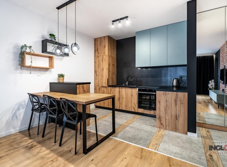 Przestrzeń jadalni i kuchni – zdjęcie do portfolio wnętrz.