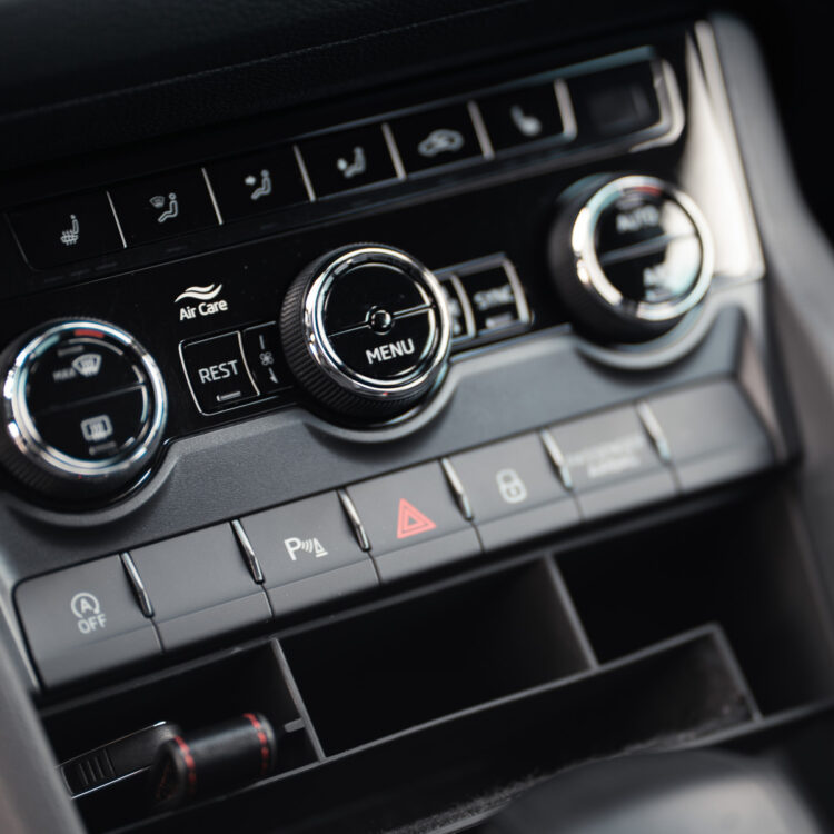 Panel środkowy Skody Kodiaq 2022 STYLE